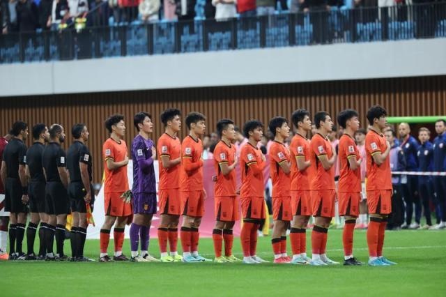 国青再战老对手从“新”开始：灵活应变！勇字当头